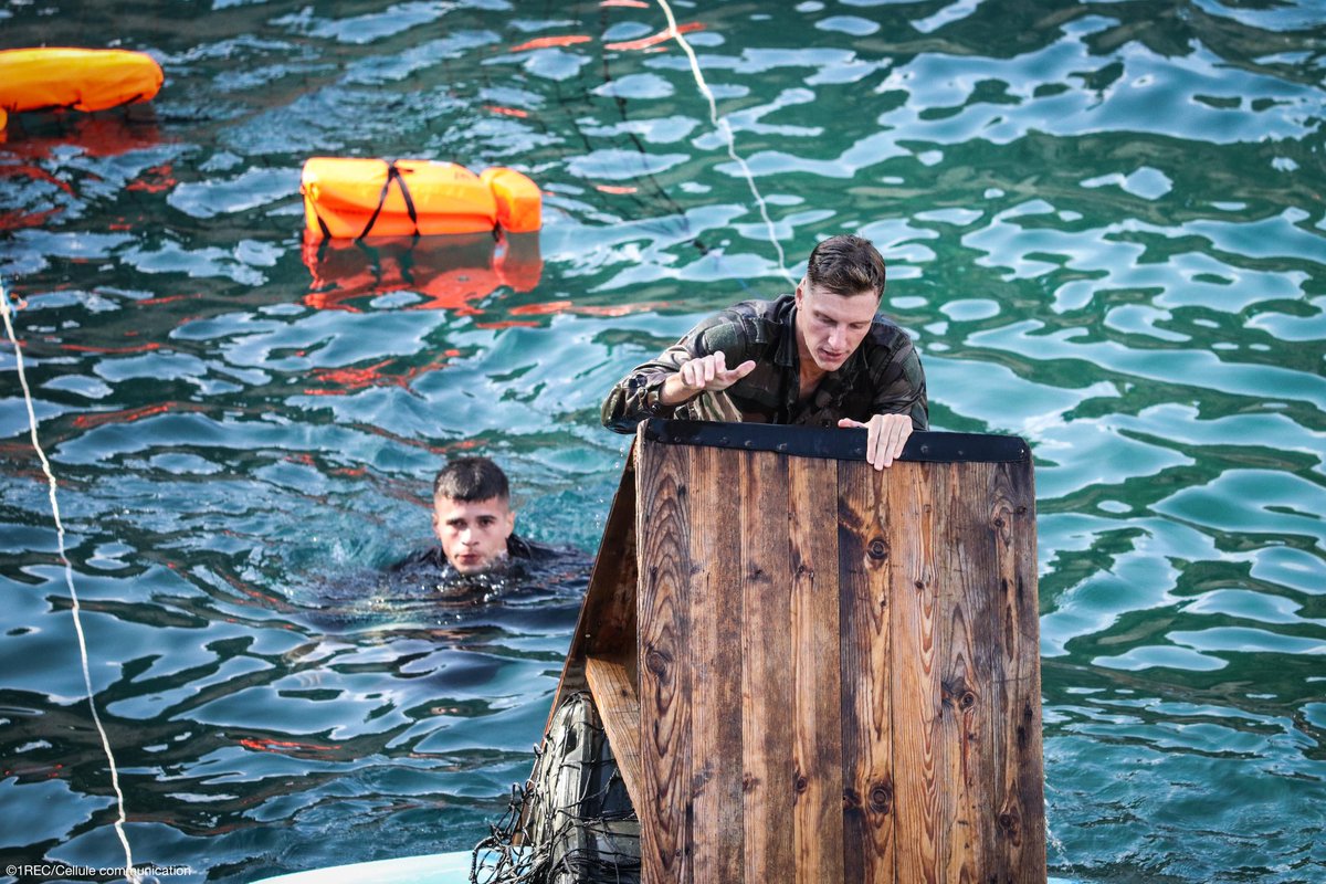 Récemment sacré champion d’Europe, le SDT Kévin Lasserre parrainé par le #1REC est venu se mesurer aux légionnaires au centre commando du régiment pour une journée axée autour de la préparation physique 💪 et mentale 🧠 des militaires et sportifs de haut niveau #ArmeeDeChampions