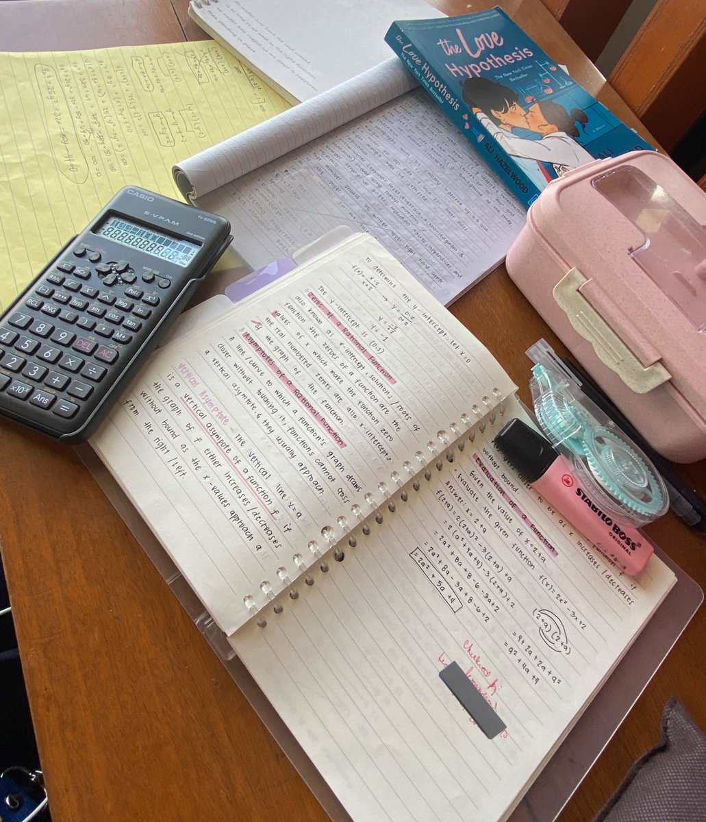 studywnics_'s tweet photo. It’s so hard when you don’t have friends in your campus and classroom so most of the time you’re alone doing everything and doesn’t have someone to teach you whenever you’re having a hard time to catch up the lesson https://t.co/9Bgs2HgyB7