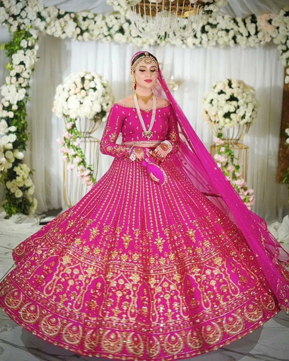 Something to pink about!💓

Our gorgeous bride shines in our Swabi ensemble - a Magenta pink raw silk lehanga choli that is incrusted with pearls, sitara and naqshi in gold. It is paired up with a gorgeous net dupatta.✨
.
.
.
.
.
.
.
.
#Bridals #clientdiaries #Regal #Timeless