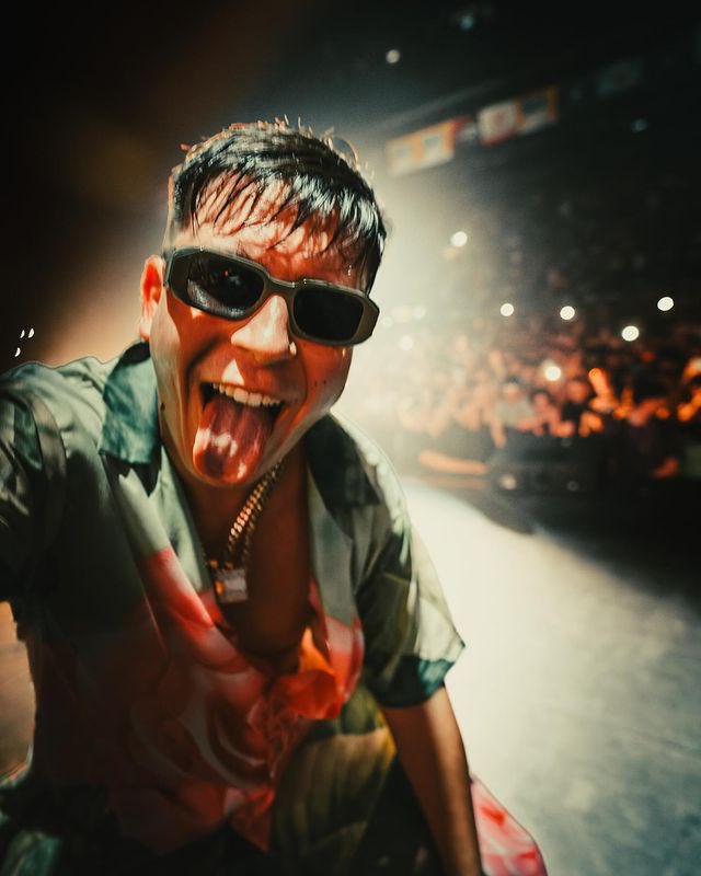 😝