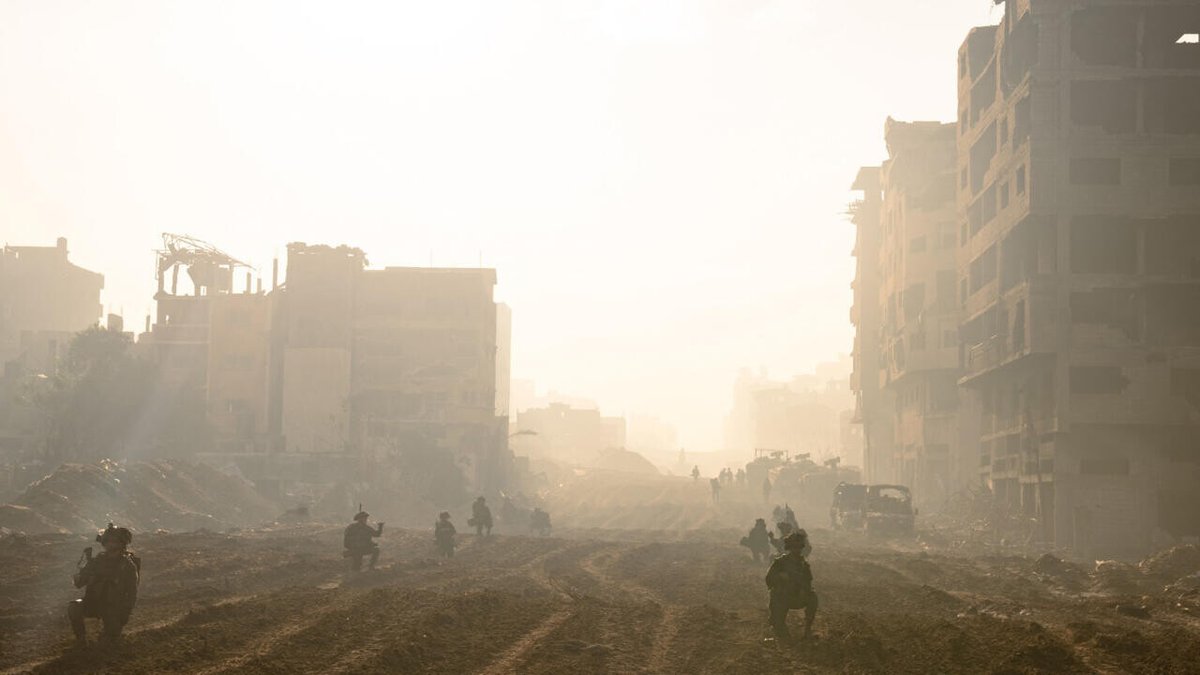 France24_fr's tweet photo. "La doctrine Dahiya" ou comment Israël a théorisé l'usage disproportionné de la force
➡️ https://t.co/w2jDtcUbBc https://t.co/ltz06A5Sa3