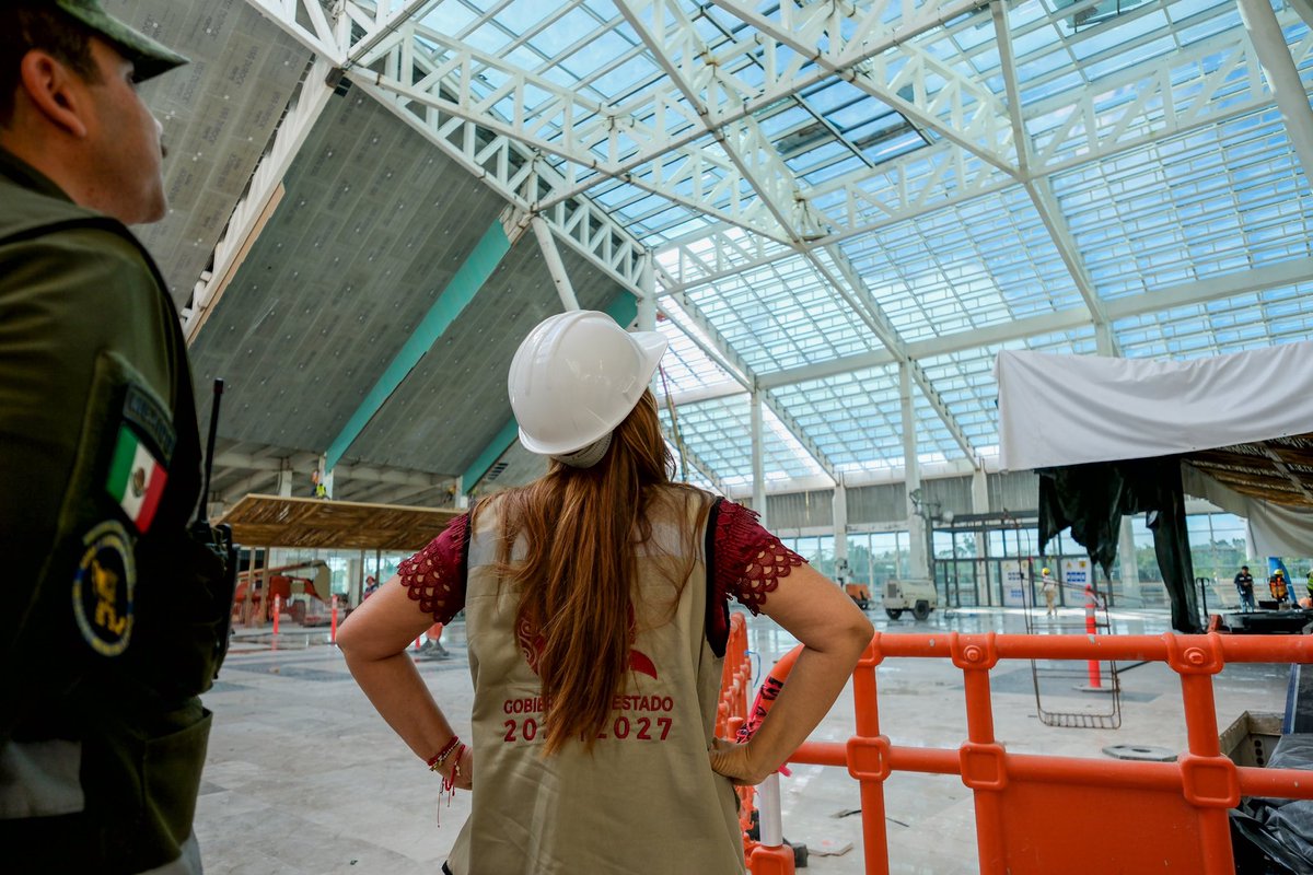 MaraLezama's tweet photo. ¡Quintana Roo será el único estado  del país 🇲🇽 en contar con 4 aeropuertos internacionales! ✈️ El próximo 1 de diciembre inauguraremos el nuevo Aeropuerto Internacional de #Tulum, “Felipe Carrillo Puerto”, calificado como el primer “aeropuerto verde”, un macroproyecto emblemático de la #CuartaTransformación, legado de nuestro presidente @lopezobrador_. 

Esta magna obra ha generado cerca de 15 mil empleos y está prácticamente lista para recibir cerca de 5.5 millones de pasajeros al año. La transformación de #QuintanaRoo avanza a pasos agigantados, con bienestar y prosperidad para el centro y sur de nuestro estado, a través de más empleos y la llegada de más visitantes.

#UnidosParaTransformar

@GobiernoMX @SEDENAmx
