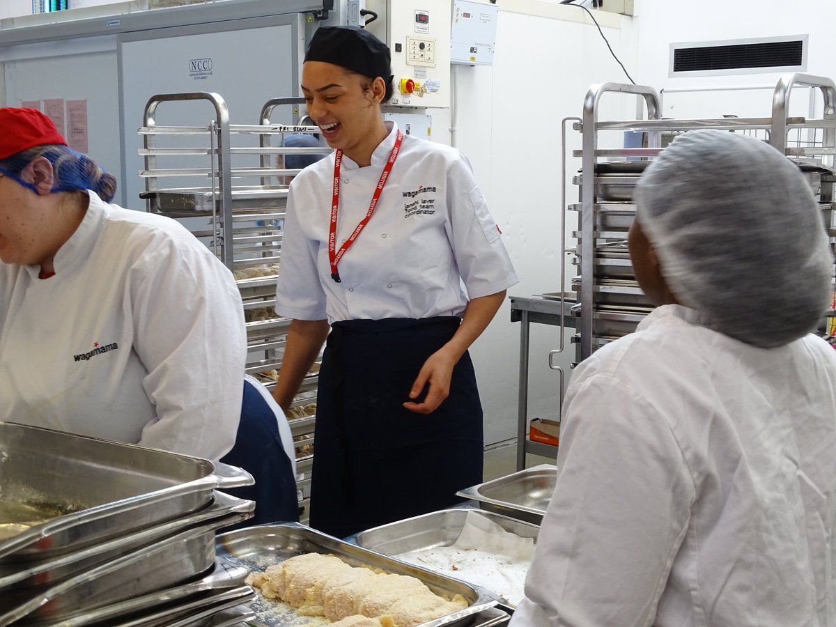 🧑‍🍳Thank you to @wagamama_uk who held a brilliant masterclass for our women here at Downview. As part of @NewFutrsNet #UnlockingHospitality, our women gained new skills, learnt about jobs in the industry & built a network to help with employment upon release & reduce reoffending.