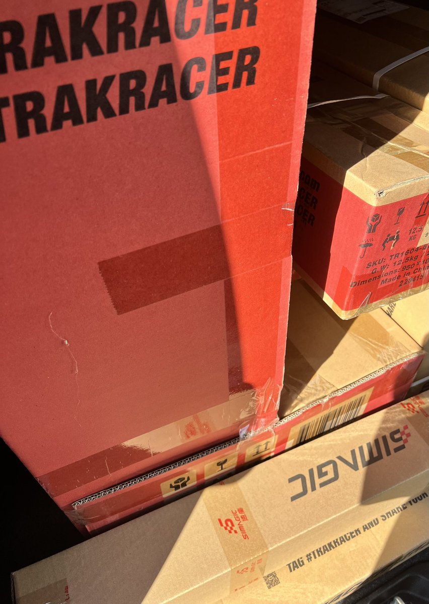 byakuya_ren's tweet photo. おそらく世に出ているコックピットで最上位スペックのTR160買った。
引っ越すまで車の中で眠ってもらいます。
ブラックフライデー15%オフ最高!
20万で買えた✌︎✌︎
#TR160
#シムレーシング
#trakracer
#dele
#ブラックフライデー
@io_dele https://t.co/L9FAyvMa6f