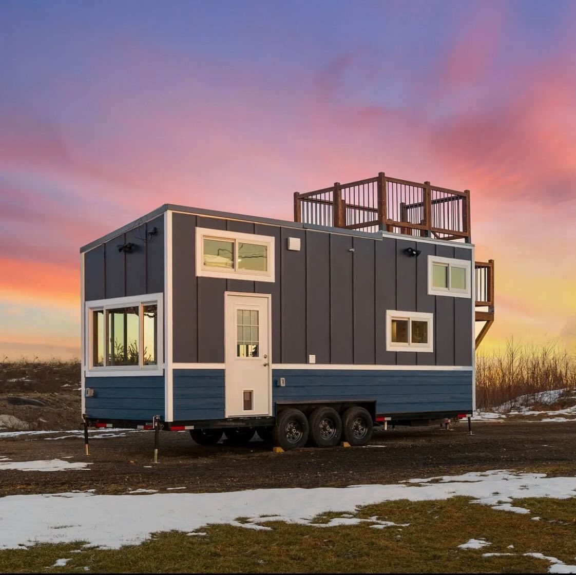 prefabsmallhome's tweet photo. The 26-ft Basecamp by Backcountry Tiny Homes 🏡✨

#TinyHomes
#TinyHouseOnWheels
#Architecture
#CompactLiving https://t.co/EHzYZVeNWP
