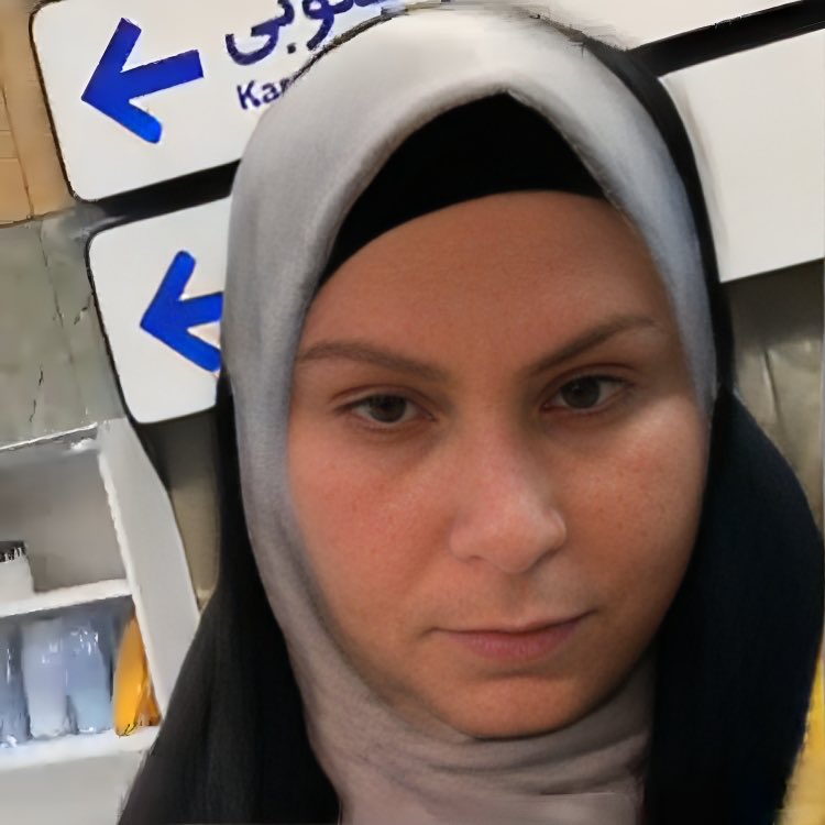 gh0lch0magh's tweet photo. خواهش می‌کنم عکس این سگ جمهوری اسلامی که تو مترو پاچه مردم رو می‌گیره پاک کنید. https://t.co/zKjcJrpeKJ