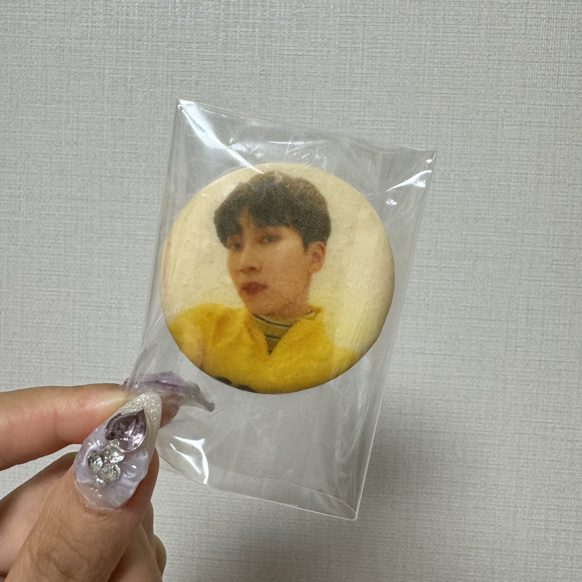 b_melody_120321's tweet photo. 1등으로 도착해서 선착머그컵두 받구🙊ㅎㅎㅎ🌟

한라봉쥬스🍊 넘 맛있었구 포토마카롱은 먹기 넘 아까워서 결국 꼬끄는 살려서 집까지 고이 모셔왔어용🙈💛ㅎㅎㅎㅎ(소중히 간직하겠습니당❣️)

이쁜 은광이 사진두 가득해서 있는내내 넘나 행복했던 카페라샤워🫶🏻🩵
#서햇살_덕분에_겨울이_따뜻해 
#서은광_태어나줘서_사랑해

@BTOB_SEKwang