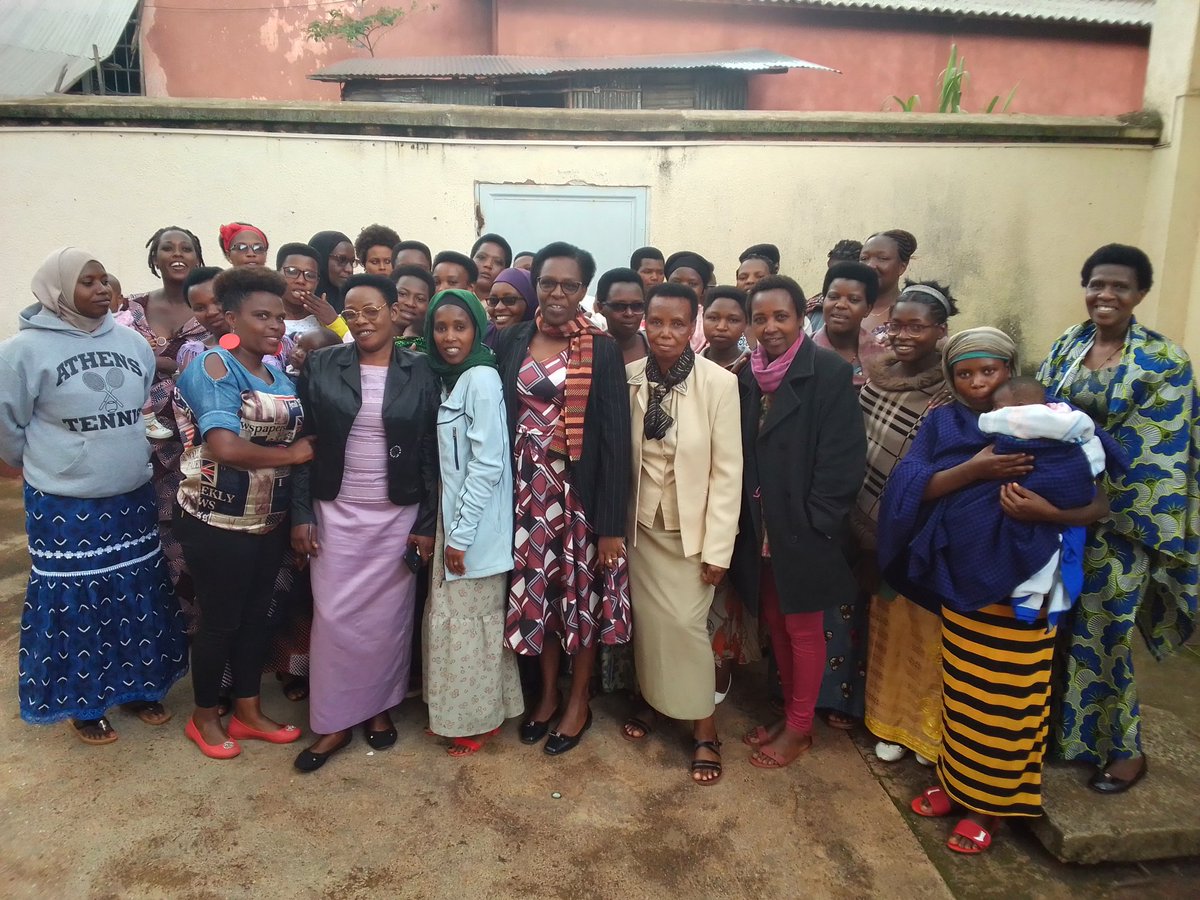 NgoziProvinc's tweet photo. Dans le cadre du projet Synergies pour la paix au #Burundi phase III, l'association #BLTP organise du 21-24/11/2023 à Ngozi les activités de sessions des formations des membres des plateformes femmes et élaboration de leurs initiations en @NgoziProvince. https://t.co/d1vHVllLzn
