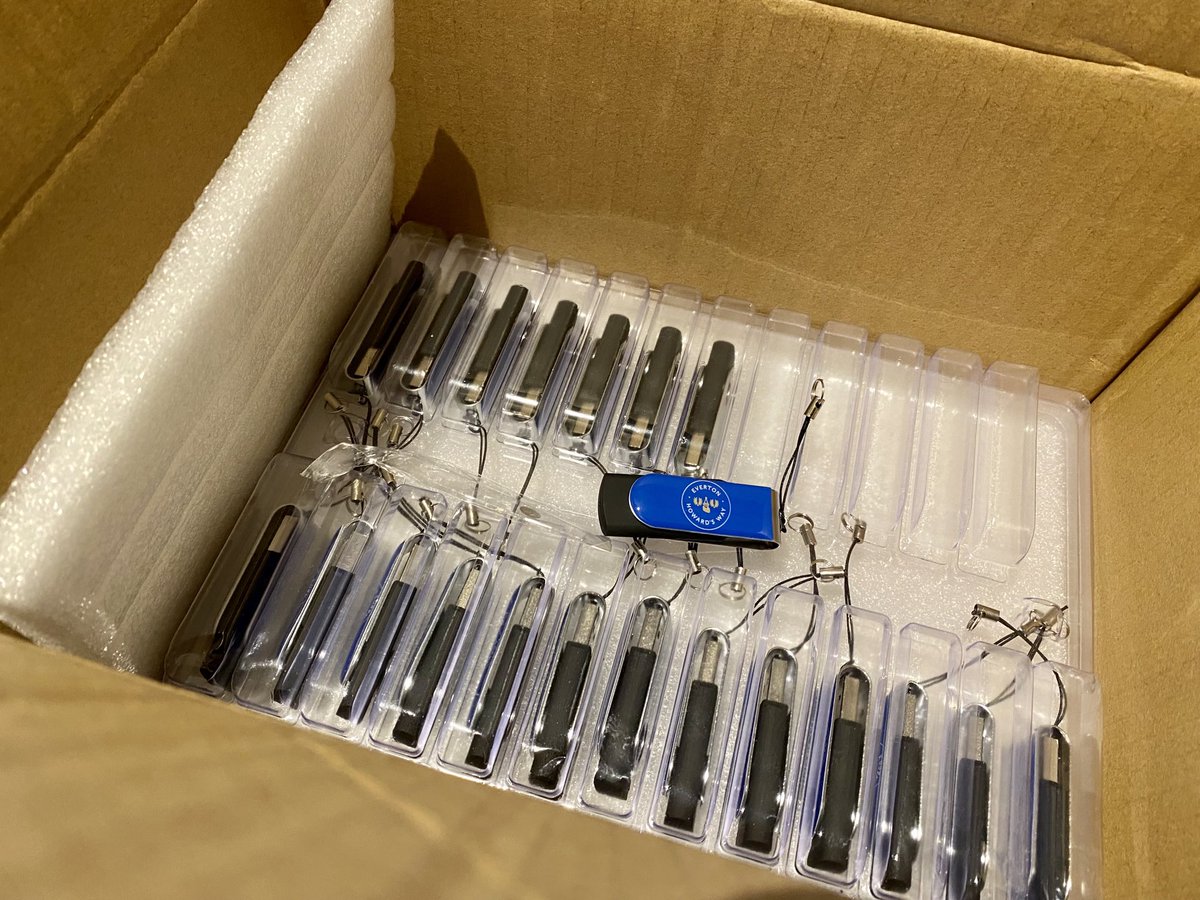 Just a few of these left - 17 hours of ⁦<a href="/HowardsWayFilm/">Everton Howard's Way</a>⁩ interviews. Everyone who’s ordered should have their sticks by Thursday! Let me know if you don’t. But if you still want one - DM this account with your email for the details.