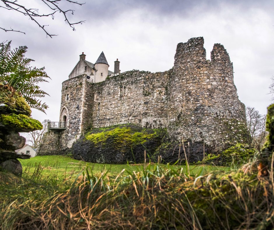 Discover life in a 13th-century castle kitchen this weekend at Dunstaffnage Castle. Join us on Sat 25 & Sun 26 Nov to explore how a Castle kitchen worked, what was cooked, and where the food came from. Hungry for more? Get your tickets here: ow.ly/Ntsy50Q9N8s