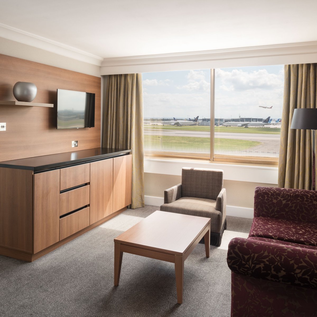 Renaissance Heathrow tweet media