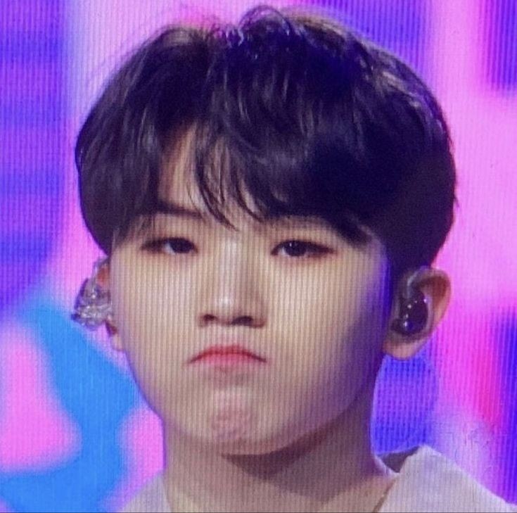 d_sinagtala's tweet photo. HAPPY IZOOM DAYY!!

- mbf, rt, like
- reply ur fav photo of woozi tgt with the tags #핑하고_뾰나와_우지탄생일
#GodOfMusic_WOOZIDay 

ends: once he started his bday welive https://t.co/dGn7zskDmS