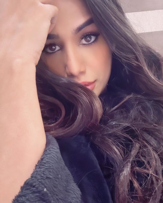 Got a break &amp; few selfies for you 😜 #shooting #webseries #fun #sexy https://t.co/1zOWFJVzEu<a href="/tag/shooting"class="tags">#shooting</a><a href="/tag/fun"class="tags"><span>#fun</span></a><a href="/tag/sexy"class="tags"><span>#sexy</span></a><a href="/tag/webseries"class="tags"><span>#webseries</span></a>