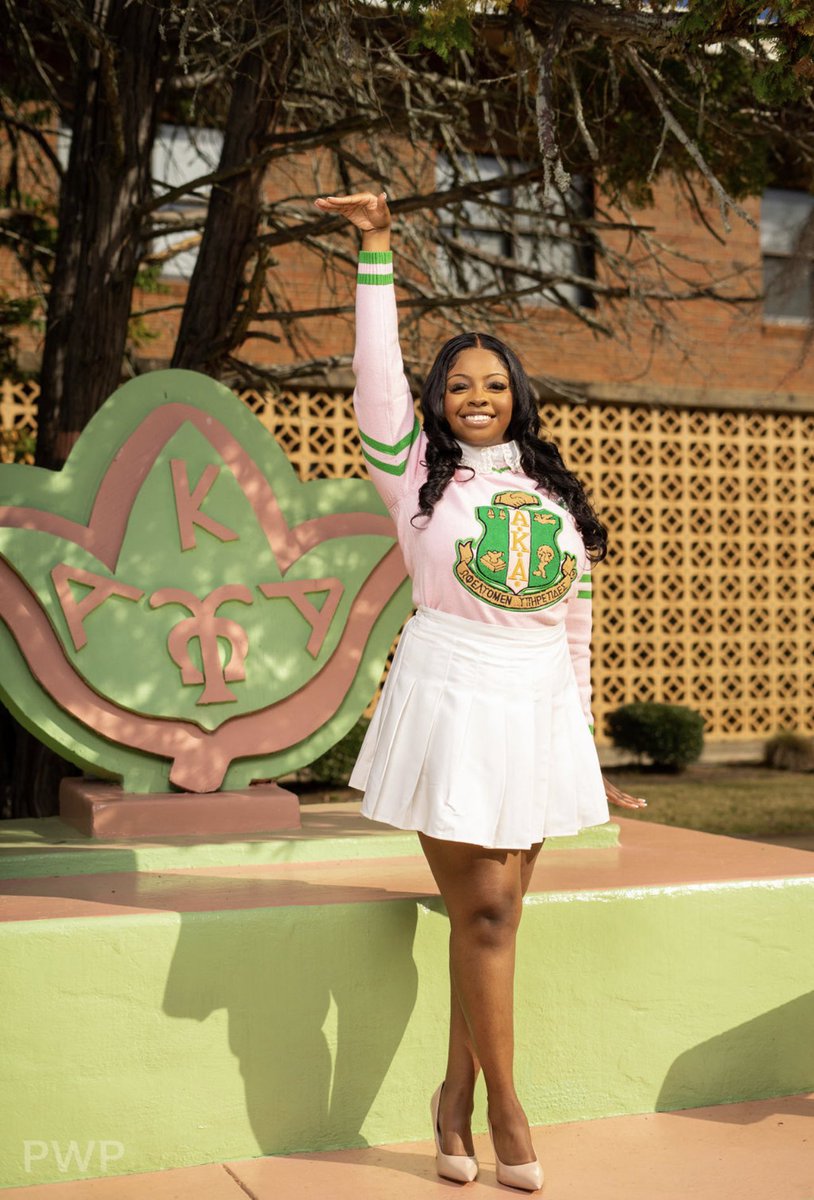 lauryn simone. ♛ tweet media