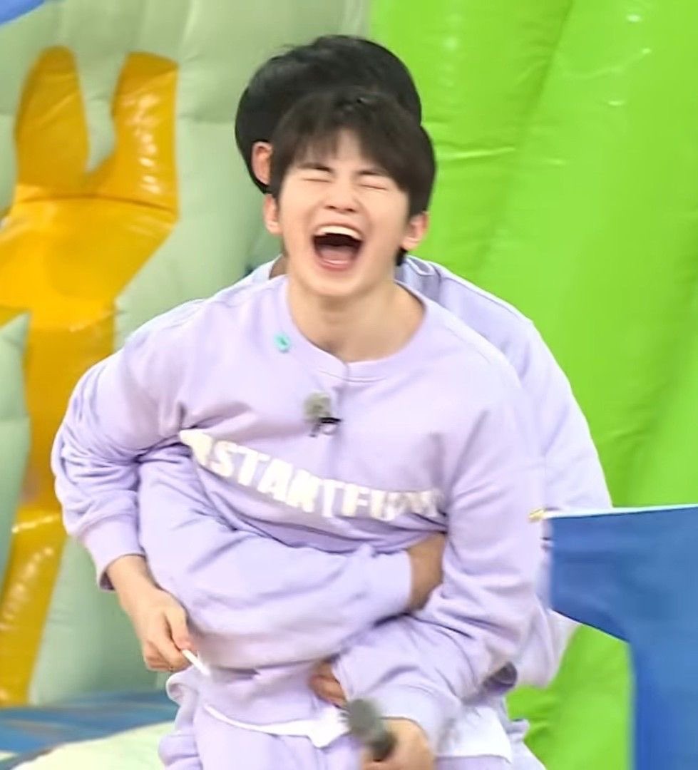 우리 지훈이 생일 축하해 세븐틴 해줘서 고마워 맛있는 것도 많이 먹고 🥳🩷