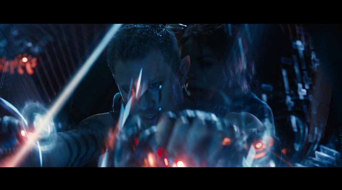 eoxwen's tweet photo. jupiter ascending (lana &amp; lilly wachowski, 2015) https://t.co/pS82h44EjS