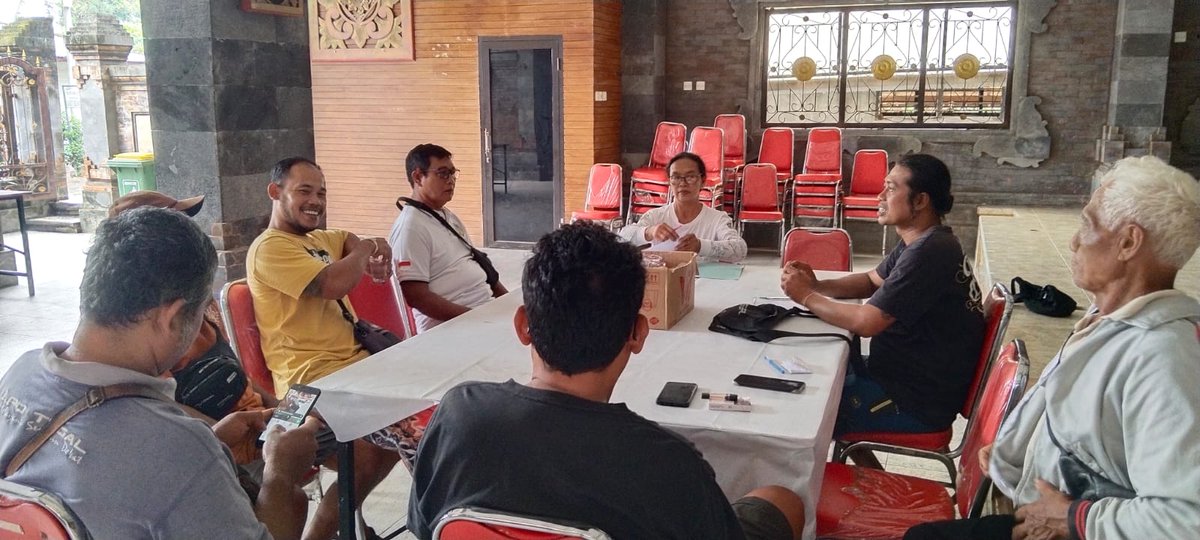 made_rastini's tweet photo. Minggu, 19/11/2023, jerorastini luhkan Badung, kegiatan pendampingan gapokan dan pendataan produksi di Br. Menesa desa Darmasaba, panen lele 250 kg, harga jual 22.000/kg
@in_radiarta 
@bppsdm_kp 
#GiatluhkanSatminkalGondol
#puslatluhkp
#dinasperikananbadung https://t.co/JYHHCLE3sY