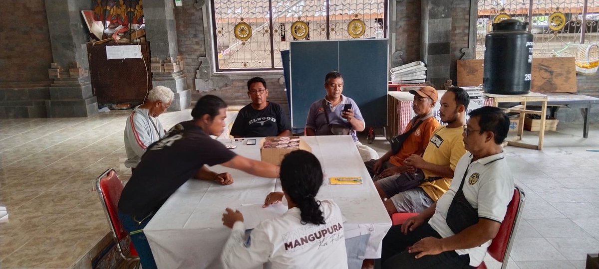 made_rastini's tweet photo. Minggu, 19/11/2023, jerorastini luhkan Badung, kegiatan pendampingan gapokan dan pendataan produksi di Br. Menesa desa Darmasaba, panen lele 250 kg, harga jual 22.000/kg
@in_radiarta 
@bppsdm_kp 
#GiatluhkanSatminkalGondol
#puslatluhkp
#dinasperikananbadung https://t.co/JYHHCLE3sY