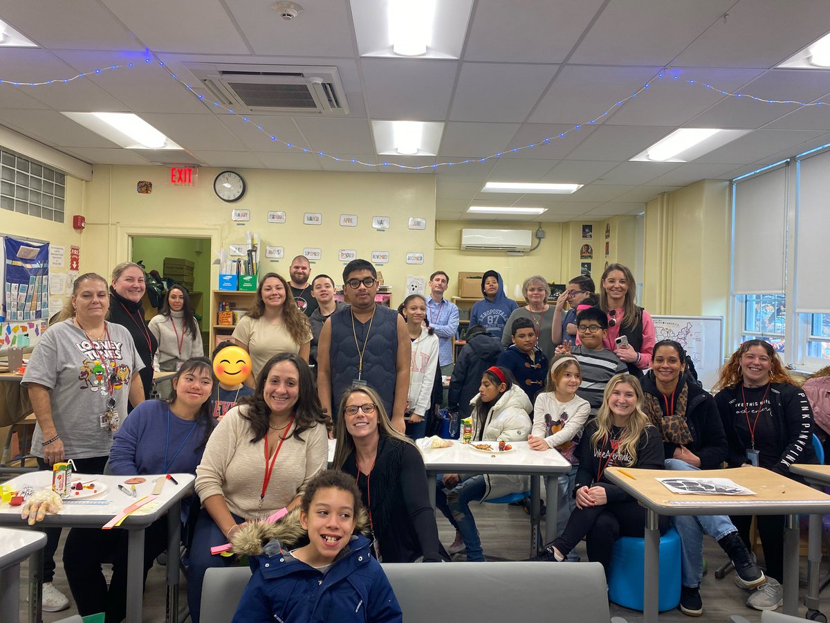 Amanda Hogan tweet media