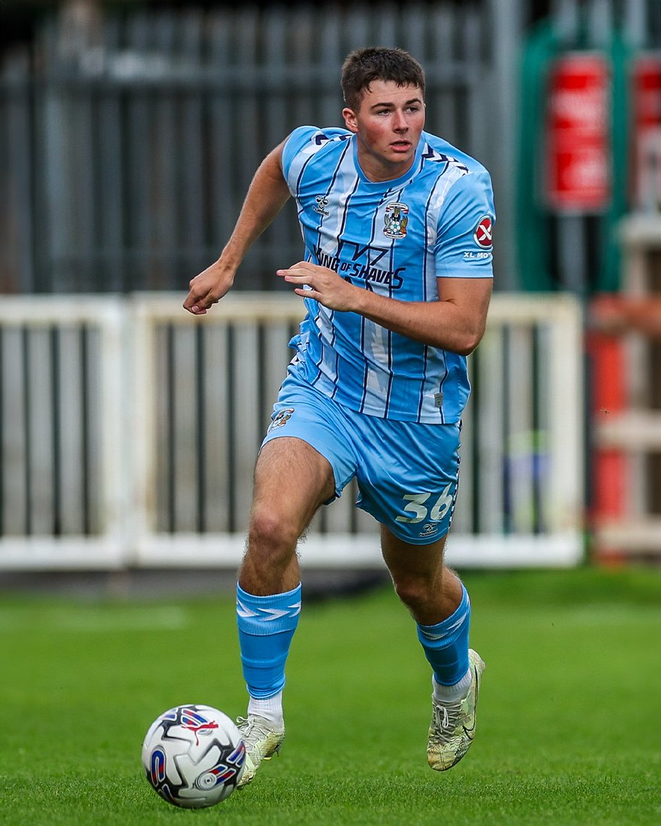 Coventry_City's tweet photo. Happy Birthday, Ryan! 🥳 https://t.co/KcrFlWGXqG