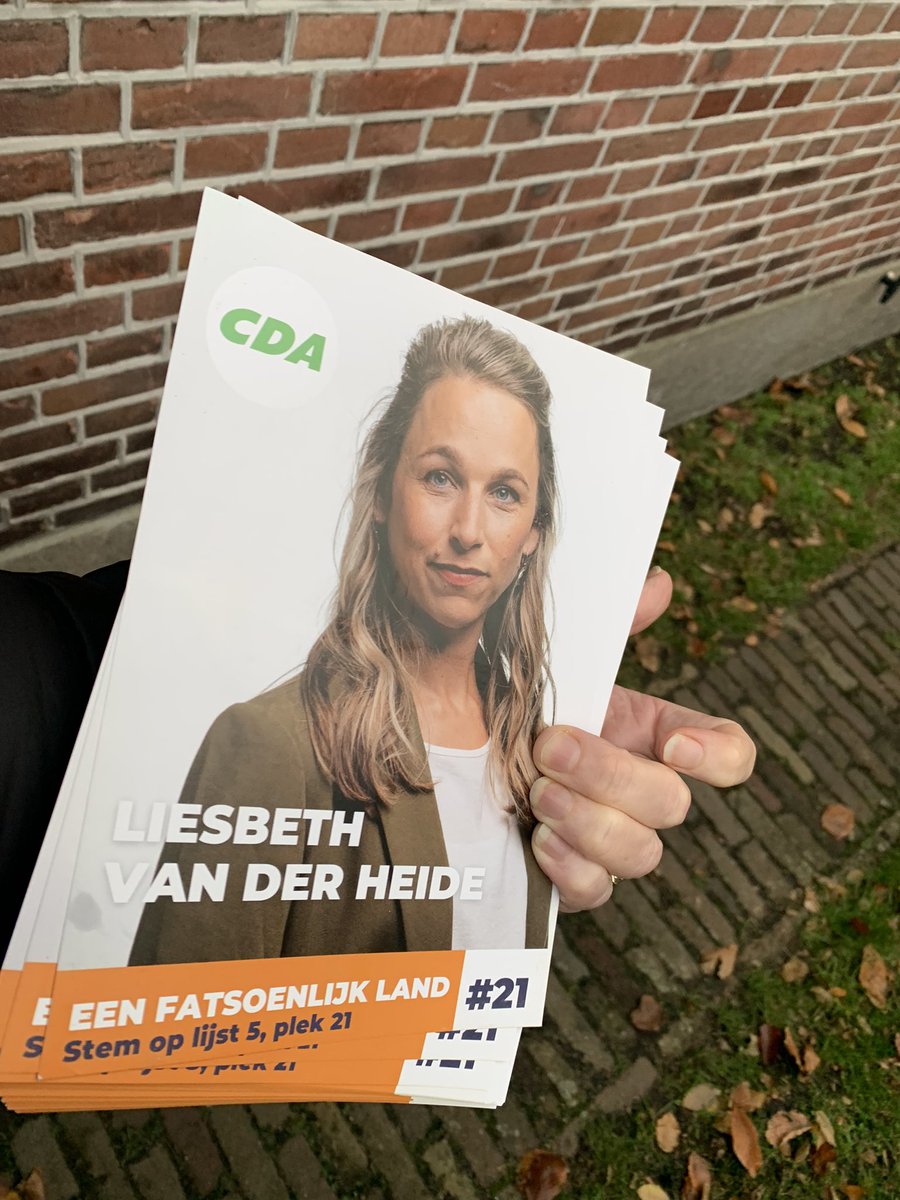 EstherSijbranda's tweet photo. Ik ga folderen voor @LiesbethHeide  lijst 5 nummer 21 👍 #TweedeKamerVerkiezingen https://t.co/gbzlB0JUUu