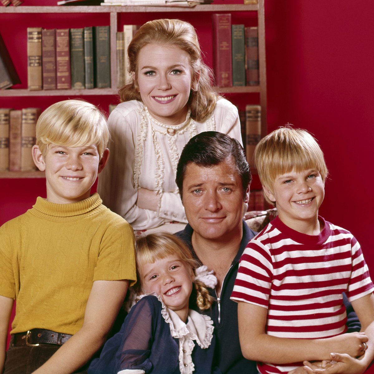 barbaravitali2's tweet photo. Happy Birthday to #JulietMills November 21,1941 #TheOctoberMan #Avanti #NannyAndTheProfessor #MaxwellCaulfield @maxcaulfield https://t.co/tSq1EdNcGK