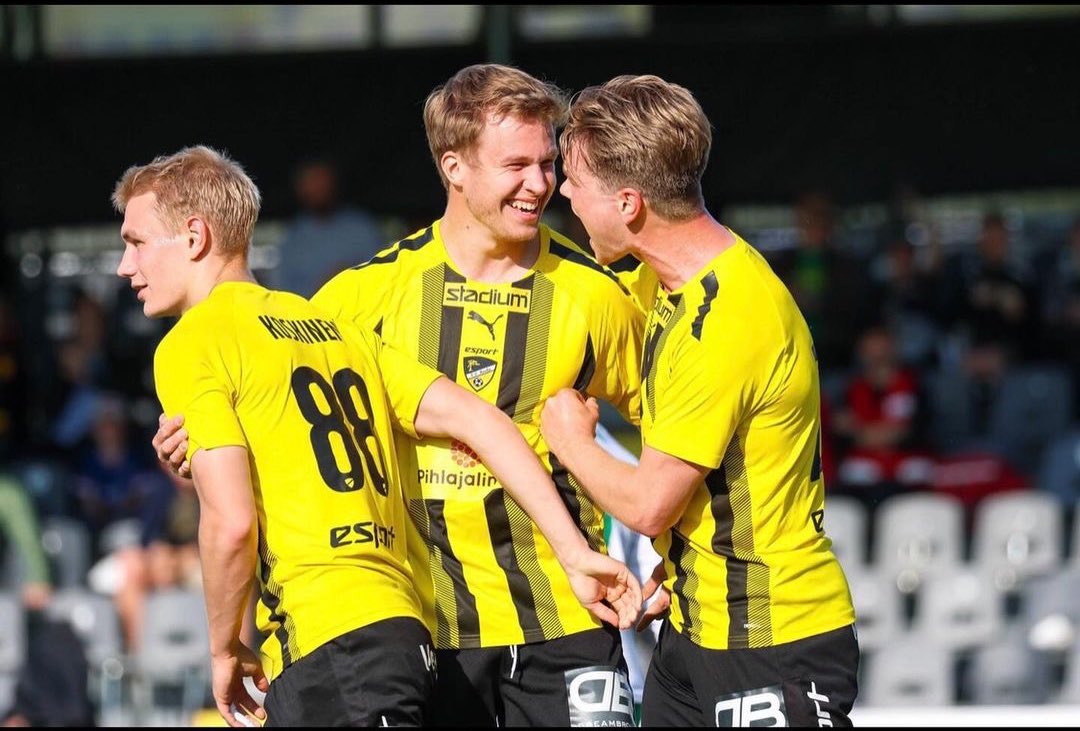 Matias Rale:

”9 vuotta tuli kannettua Hongan logoa suurella ylpeydellä, enkä päivääkään vaihtais pois. On ollut etuoikeus edustaa tätä kaunista seuraa,joka antoi nuorelle Vantaan pojalle turvallisen ja viihtyisän ympäristön omalle urakehitykselle aina ammattilaisuuteen asti. 1/2