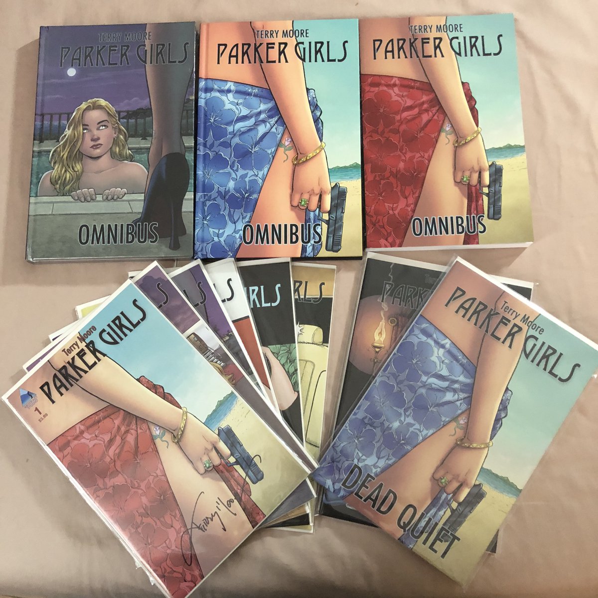 M00NLIGHTSTUDI0's tweet photo. The collected releases of @TerryMooreArt recent series #ParkerGirls #Serial #FiveYears #StrangersInParadiseXXV #StrangersInParadise #SiP #Comics #ComicBooks #ComicArt #Omnibus #Hardcover #TPB #Ktchoo #TerryMooreArt #AbstractStudioComics #Art #Comic https://t.co/7mOJ7Sd6Z1