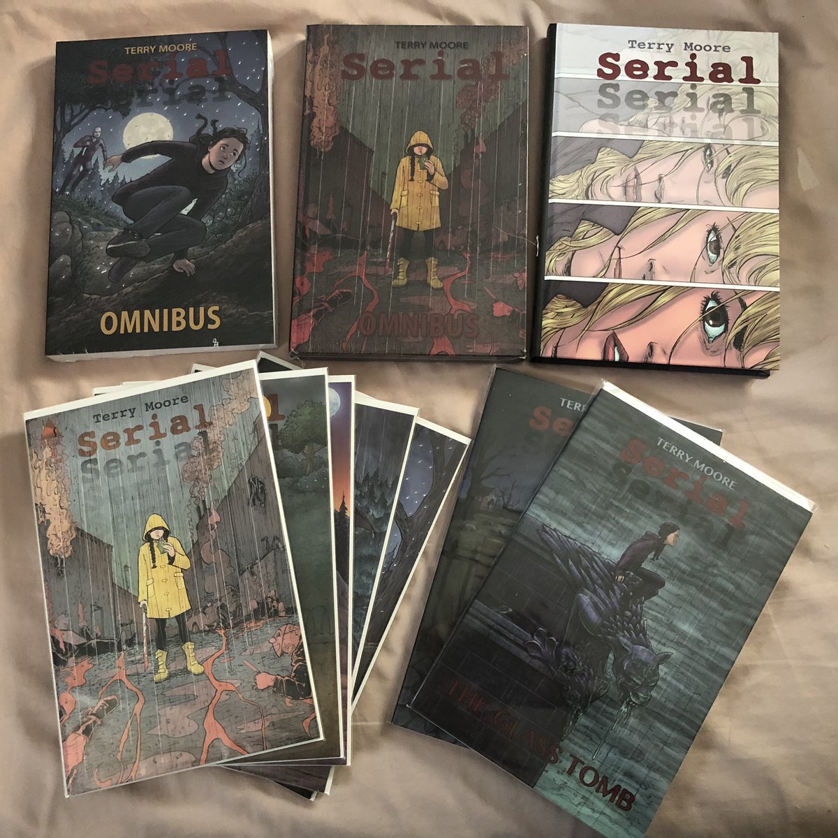 M00NLIGHTSTUDI0's tweet photo. The collected releases of @TerryMooreArt recent series #ParkerGirls #Serial #FiveYears #StrangersInParadiseXXV #StrangersInParadise #SiP #Comics #ComicBooks #ComicArt #Omnibus #Hardcover #TPB #Ktchoo #TerryMooreArt #AbstractStudioComics #Art #Comic https://t.co/7mOJ7Sd6Z1