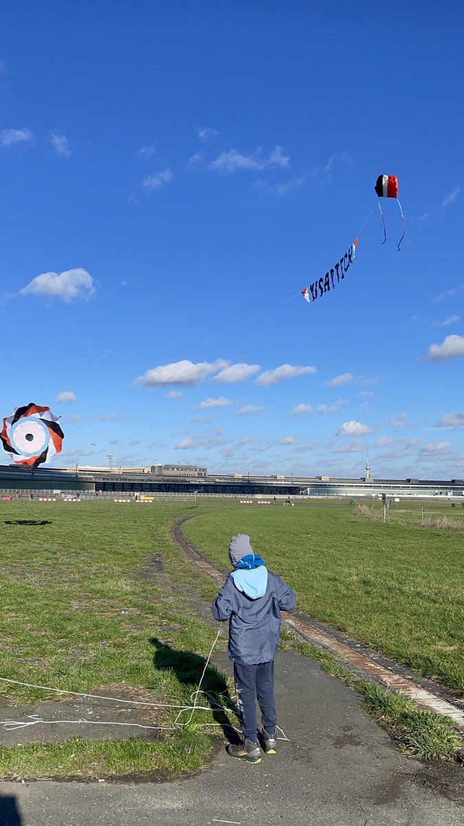 Not your ordinary company merchandise
For my birthday, I received something unique – a @Visartech branded kite!
We had a lot of fun testing it with my family👪