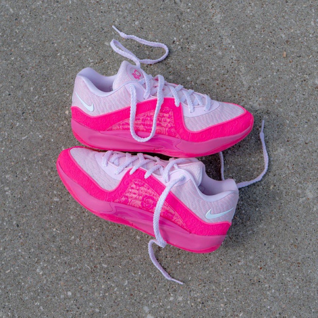 sneakerhuddle's tweet photo. Ad: Nike KD 16 NRG 'Aunt Pearl' 

https://t.co/XRg5GpqiMV https://t.co/DniHTQ6tAp