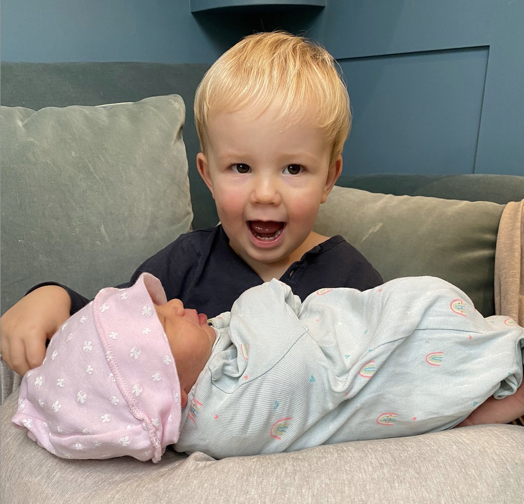 Check Warner tweet media