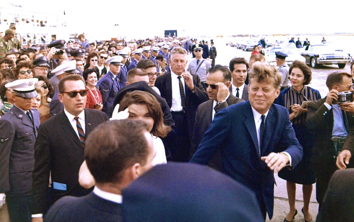 BeschlossDC's tweet photo. JFK and Jackie in San Antonio, sixty years ago today, with @ClintHill_SS: https://t.co/IDv8BLcva2