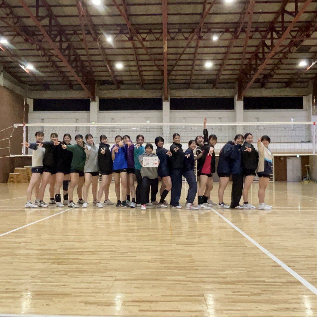 kinran00's tweet photo. 11.21（火）

全カレまであと7日！🔥
このチームで戦える最後の大会が28日から東京で開催されます！✨
1年通してやってきたことを出し切れる大会にしていきたいと思っています！
応援よろしくお願いします！🙇‍♀️

 #千里金蘭大学バレーボール部
 #関西学連 https://t.co/yqwcu5Uffx