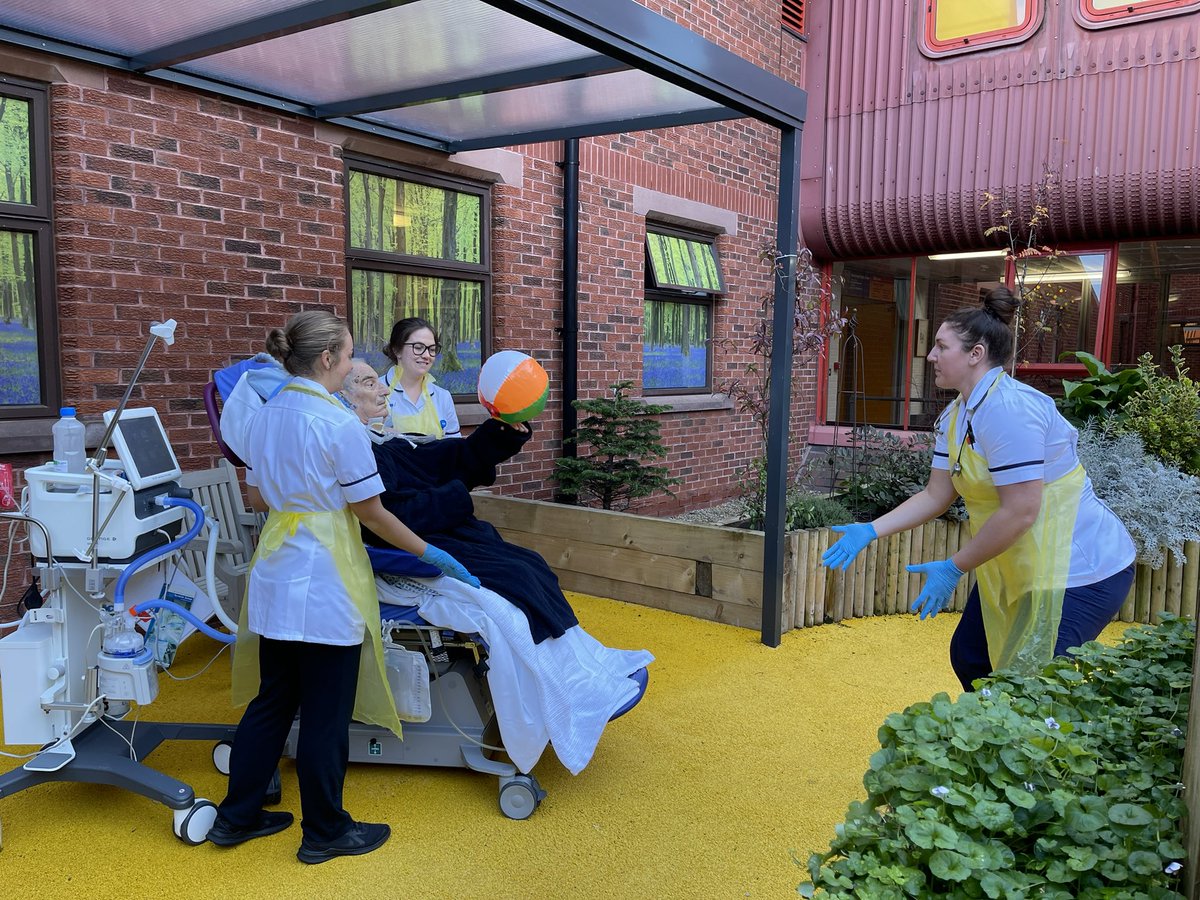 Some fresh air rehab yesterday! This was his goal for the day ✅ 🌈 We played guess the 🌻🌲🌼🌿🌱🌳 Great to see him smile! Southport Critical Care Team @MWLNHS @TantamKate 🩷⚽️