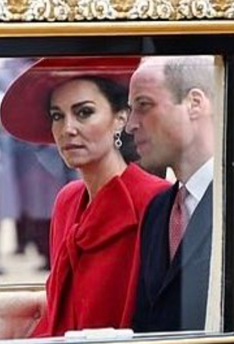 NSome1ne's tweet photo. #PrinceHarry #MeghanMarkle 
.....

Look at those pics below, look at them. William pretending that she ain't there. He doesn't even look at her.

🤣🤣🤣🤣🤣🤣🤣. Very happy.

God's Karma ain't playing.

#KateMiddleton
#PrinceWilliam
#Unhappycouple
#UnhappyMarriage
#OldFaceKate https://t.co/xIv0KUu4WG