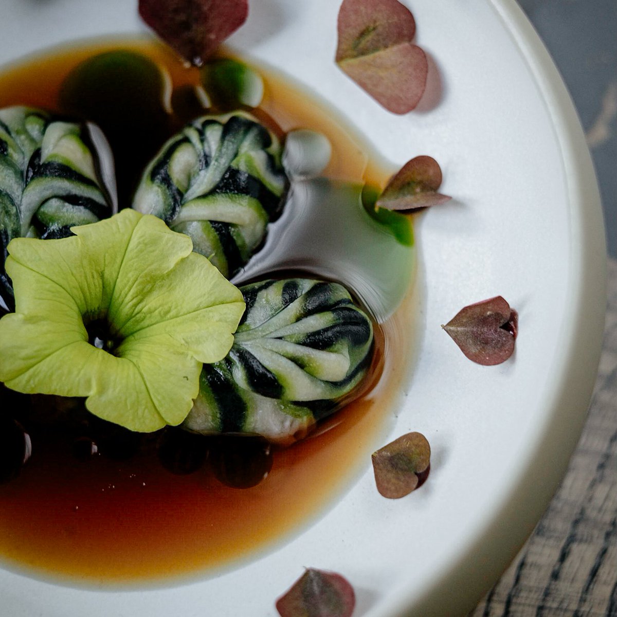 Max Cekot Kitchen receives a #MICHELINStar

A former warehouse is home to this sophisticated restaurant, where a creative surprise menu sees flavours come together in perfect harmony

#Riga #Latvia #MICHELINGuideLV #MICHELINStar