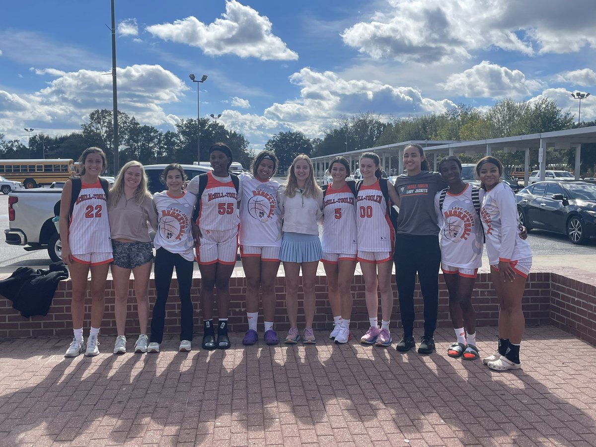 McT Lady Hoops tweet media
