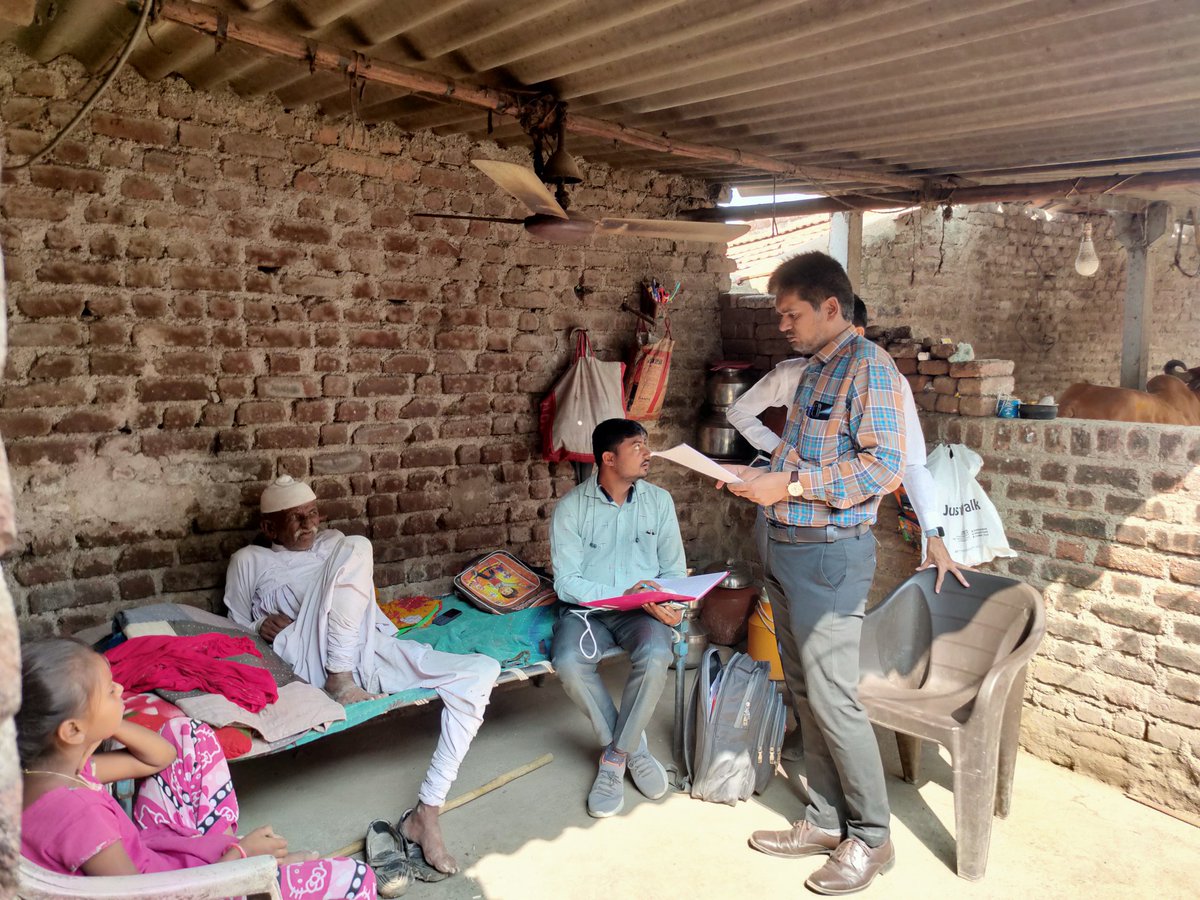 Dmo__Dwarka's tweet photo. તા.21/11/23ના રોજ પ્રા.આ.કે- ભીંડાના સબ હર્ષદપુર-૨ તથા  આંબાવાડી-૧ ની મુલાકાત લઈ વાહકજન્ય રોગ અટકાયત કામગીરી તેમજ અન્ય આરોગ્ય વિષયક કામગીરીની સમીક્ષા કરી જરૂરી સુચનાઓ આપવામાં આવી. @CDHO_Dwarka @DdoDwarka @COLLECTORDWK @GujHFWDept @NHMGujarat @nvbdcpmohfw @info_dbd https://t.co/5qXLoTN4WE