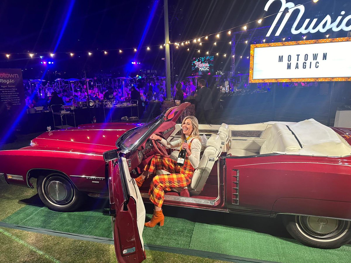 What a joyful month it's been! Meeting inspiring entrepreneurs at SGF was energizing, and now, I'm soaking in the warmth of family during Thanksgiving and my birthday. Grateful for the lessons and growth this year has brought.

Wishing you all a happy and healthy Thanksgiving!