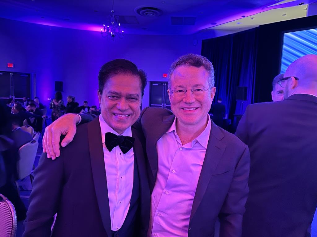 stephanamayer's tweet image. Here are a few pics from #SVIN23 last week in Miami. What an awessome meeting.  Intimate, great energy, cutting edge science.  Amazing job by the showrunner ⁦@almuftifawaz⁩!  Non-interventionalists welcome. Next year:  #SVIN24 San Diego

⁦@dyavagal⁩ ⁦@alexCzap⁩