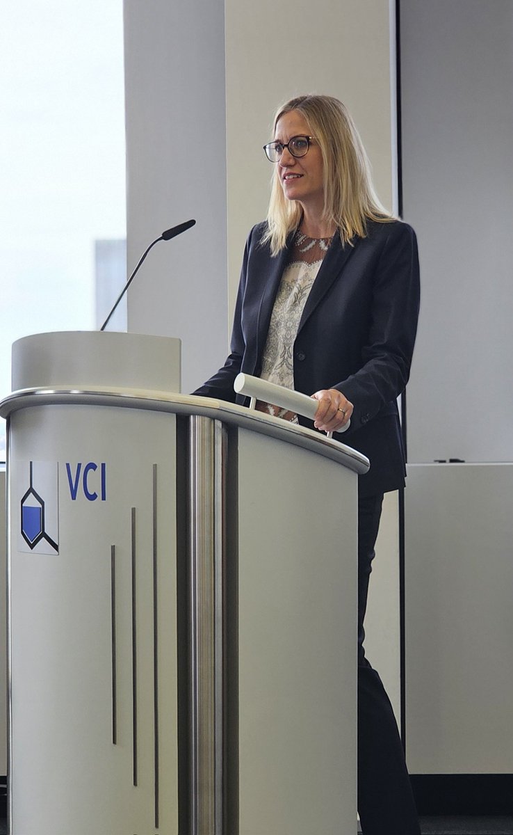 Heute präsentierten sich die Siegerprojekte im bundesweiten Responsible-Care-Wettbewerb im VCI in Frankfurt. Das Thema "sparsamer Umgang mit Energie" konnte aktueller nicht sein. Wir haben beeindruckende Projekte aus #NRW und aus den anderen Bundesländern gesehen. <a href="/chemieverband/">VCI</a>