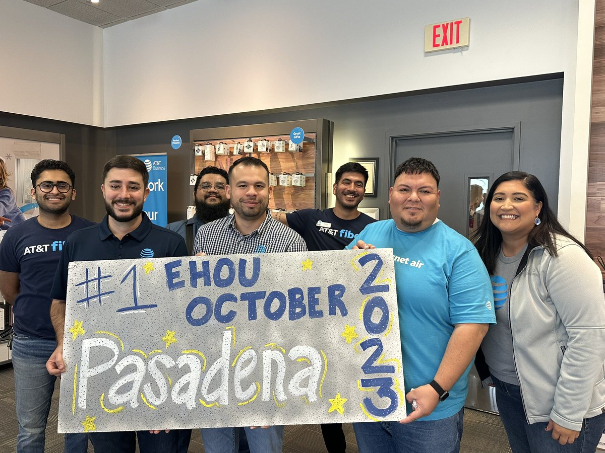 Angela Cañas tweet media