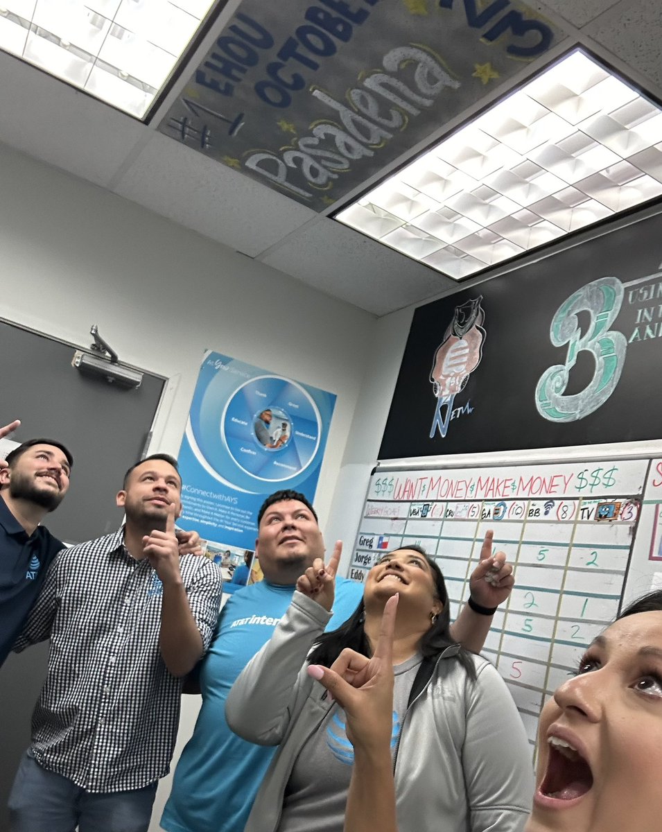 Angela Cañas tweet media