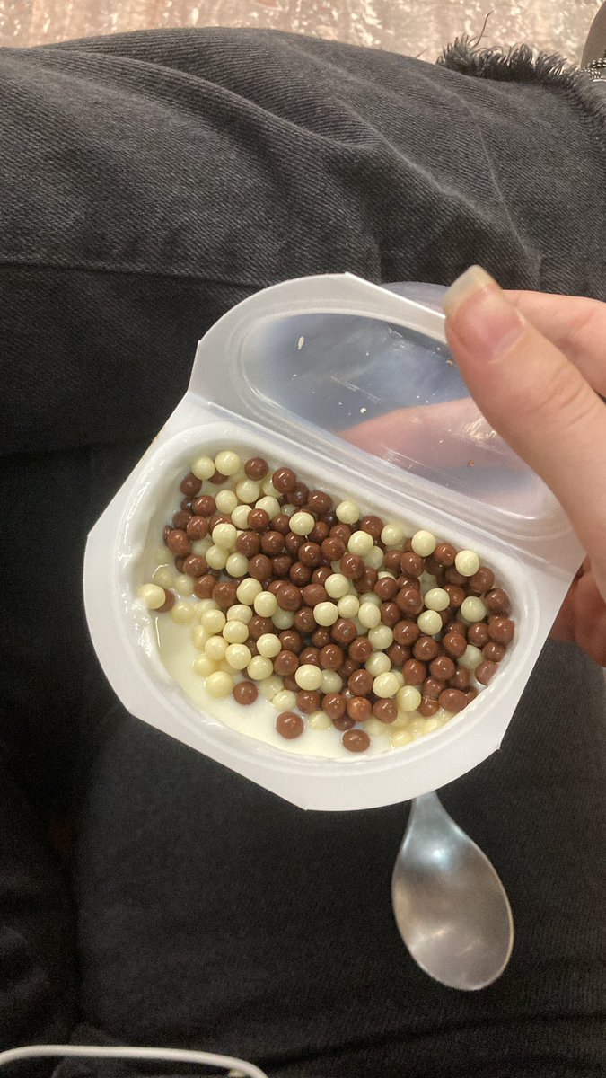 elsa_idfx's tweet photo. mi madre me dio la vida, el yogo mix las ganas de vivirla https://t.co/tOSP2FqRPo