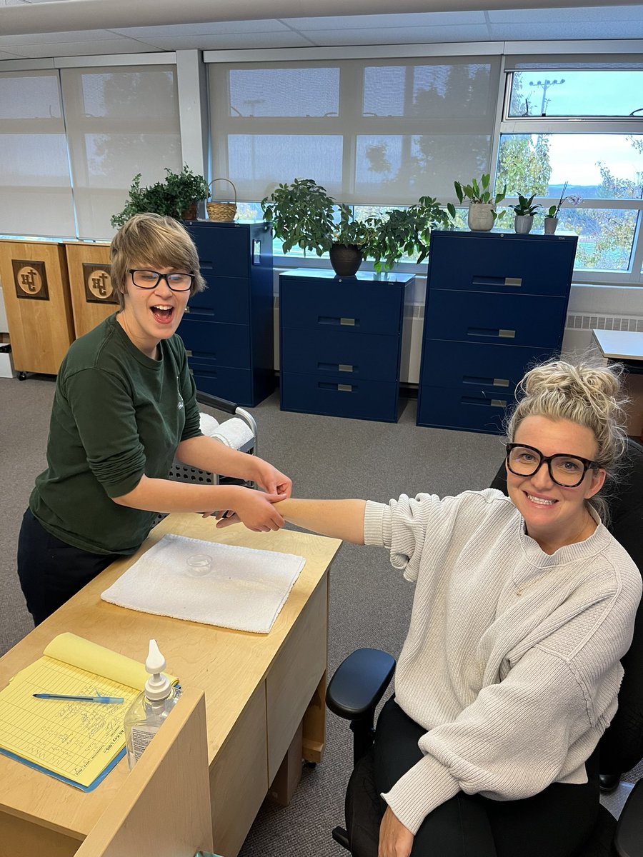 HolyCrossPTBO's tweet photo. As we continue to celebrate Safe and Caring Schools Week, one of our amazing students used their skills she has learned in Cosmetology class to give Ms. Young a hand massage. @PVNCCDSB #PVNCinspires https://t.co/KLJVgv86Ry