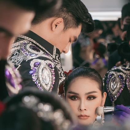 cabaret_simon's tweet photo. The make up is done , the costumes are on , lights are on , the sound is ready , it now just needs you to come and enjoy the amazing experience of the Simon Cabaret Show in Phuket Phuket #travel #patongphuket #phuket #patongbeach book your seats online and enjoy the show https://t.co/A6eOsy0h8K