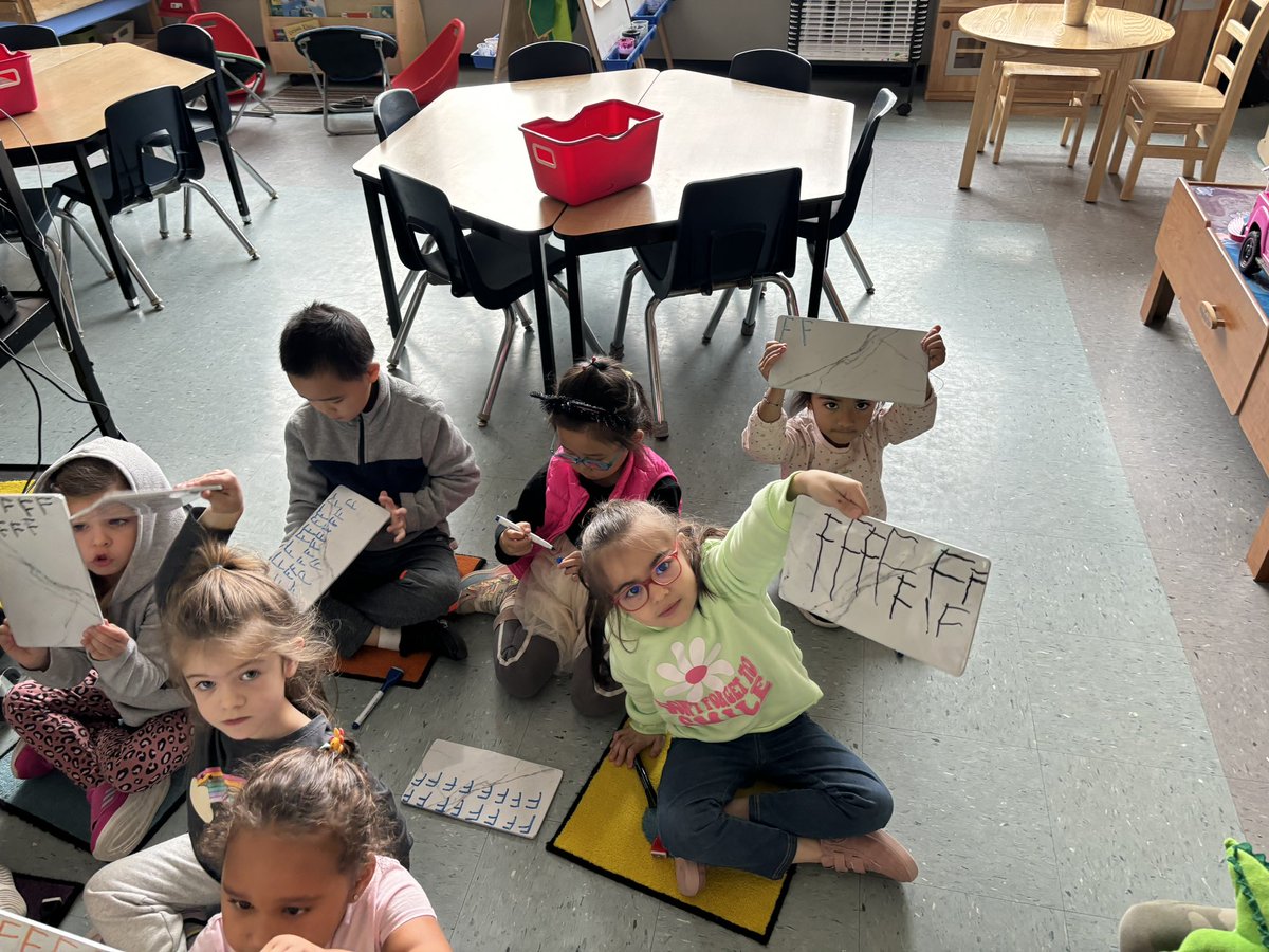 DaynaMoro's tweet image. F is for fish 🐠 and fun! #knowledgeable #risktaker @GlenwoodGriffin