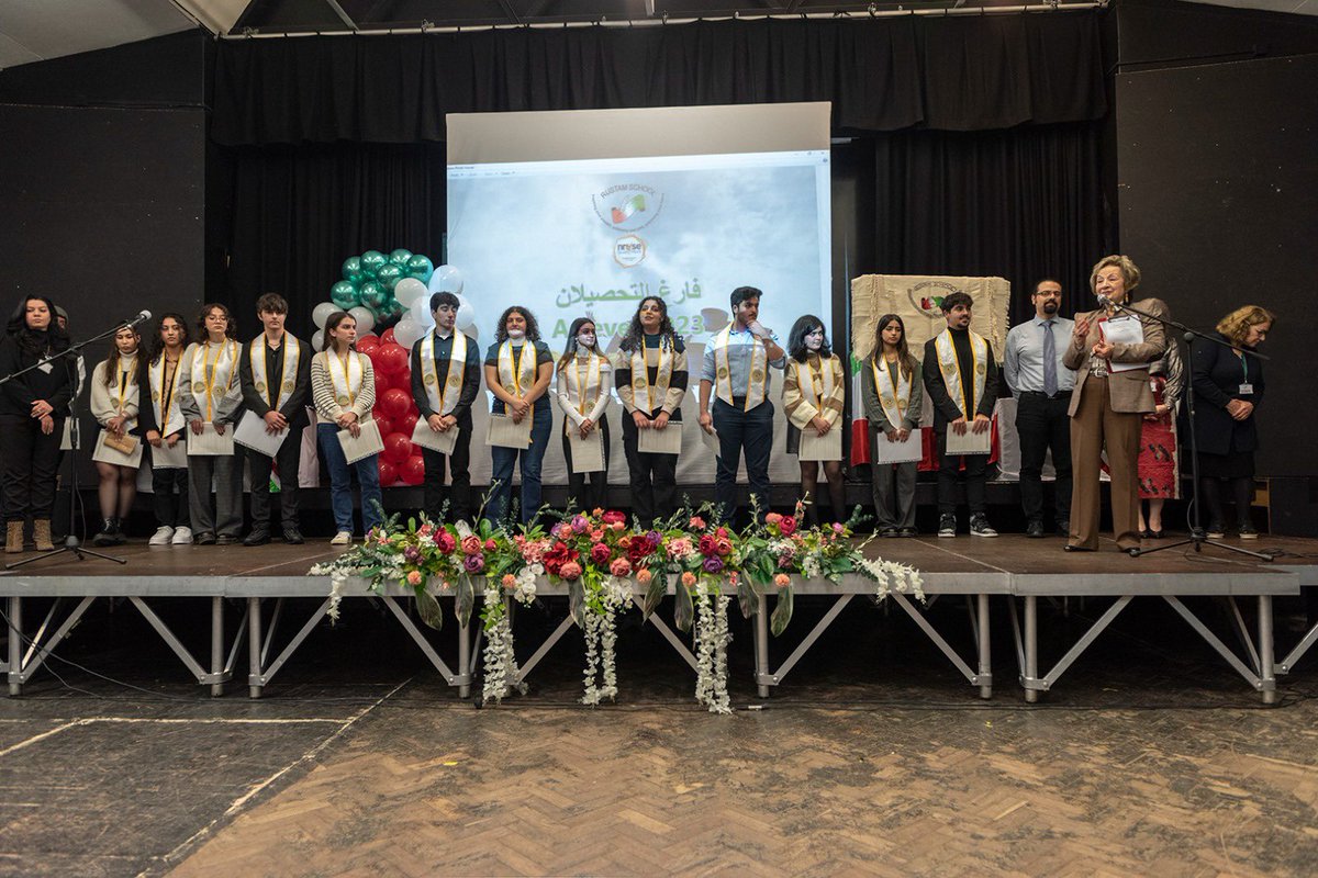SchoolRustam's tweet photo. 🎓❤️🙏🏼 فارغ التحصيلي 
Graduation 👩‍🎓

#مدرسه #مدرسه_فارسى #فرسي #رستم #فارغ_التحصیلی #persiangcse #persianalevel #learnpersian @pearsonofficial https://t.co/92ncP68T4M