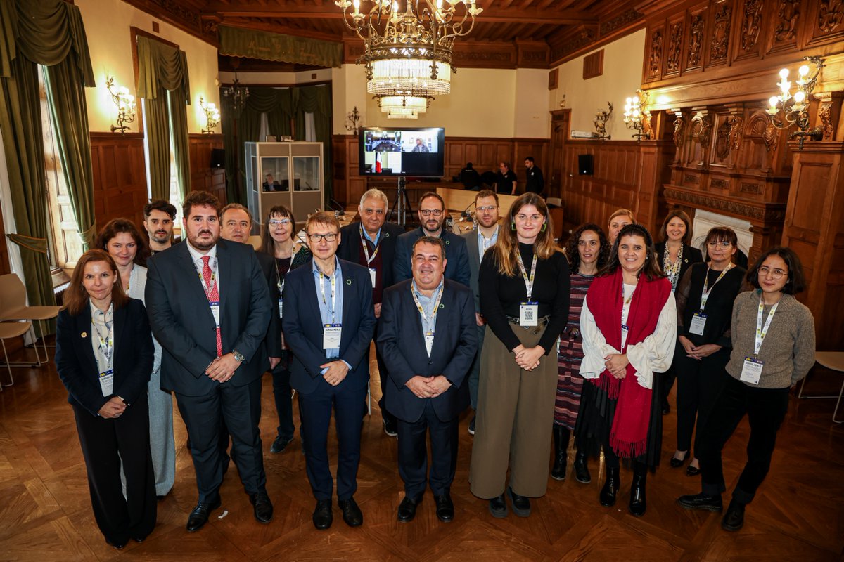 Alto Comisionado contra la Pobreza Infantil tweet media